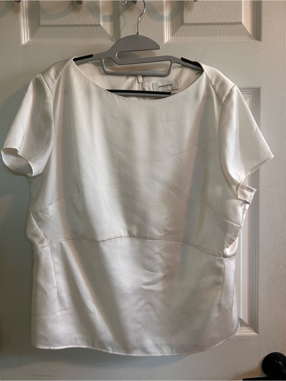 Banana Republic Cream Short Sleeve Satin Top